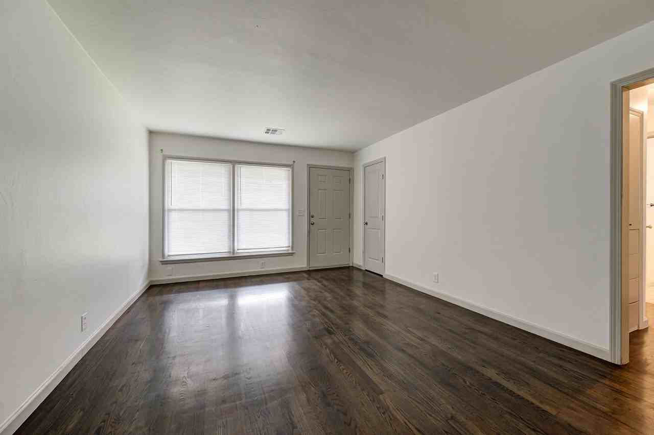 628 E Hill St - Photo 6 of 22