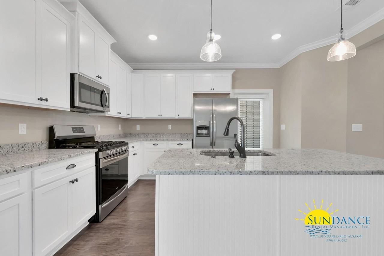 2941 Chantry Cir - Photo 4 of 21