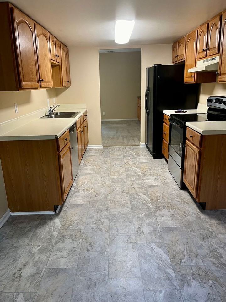 148 Scarborough Pl - Photo 2 of 16