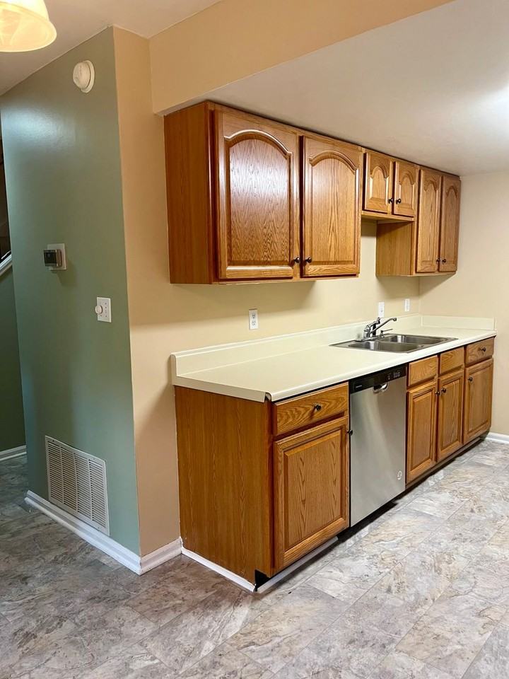 148 Scarborough Pl - Photo 3 of 16