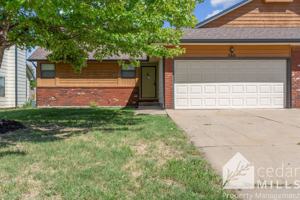 featured image of 560 W 3rd St