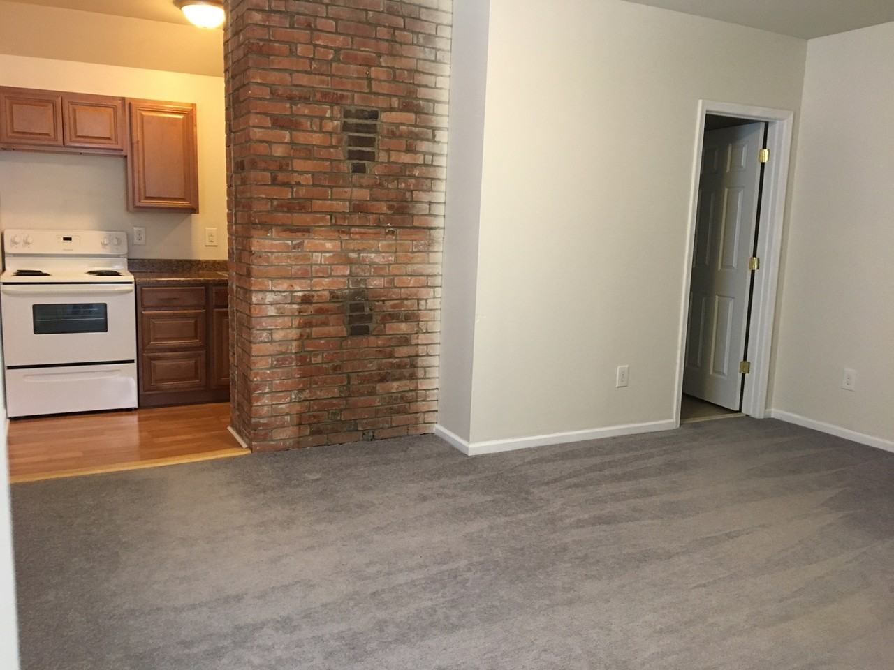 510 N Kent Street - Photo 2 of 5