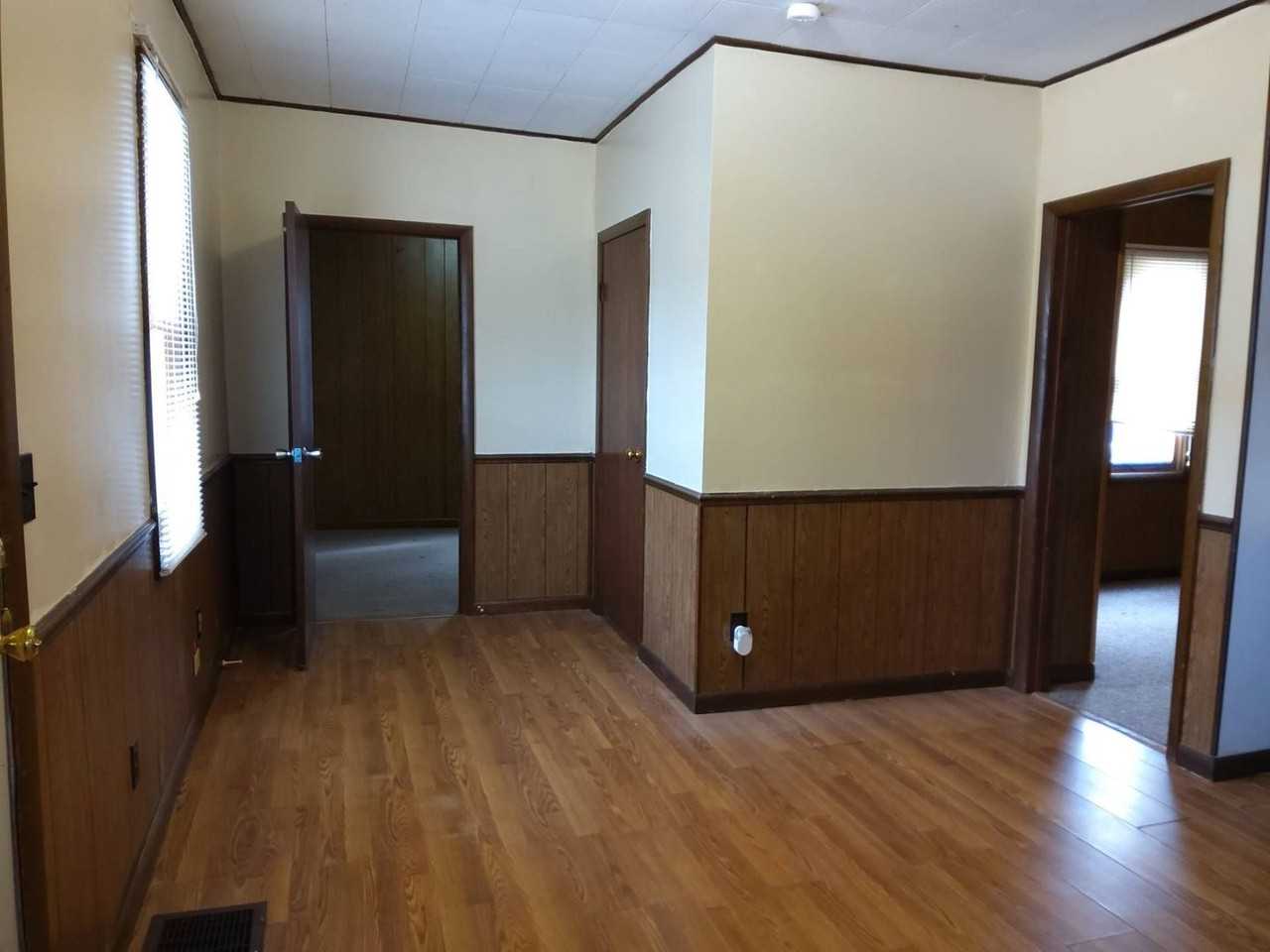 214 W Oakridge Ave - Photo 2 of 9