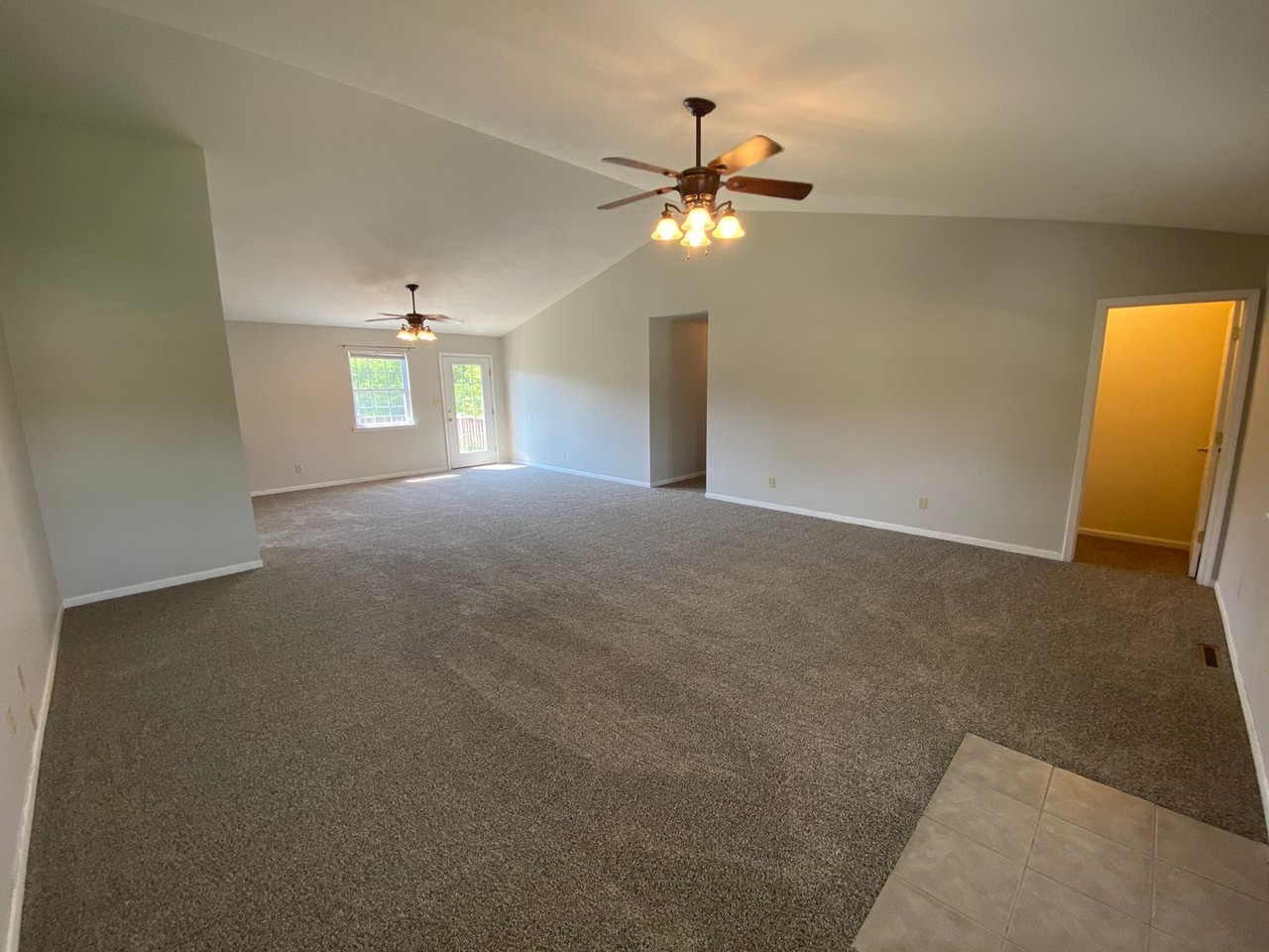 19477 Laveille Rd - Photo 3 of 25