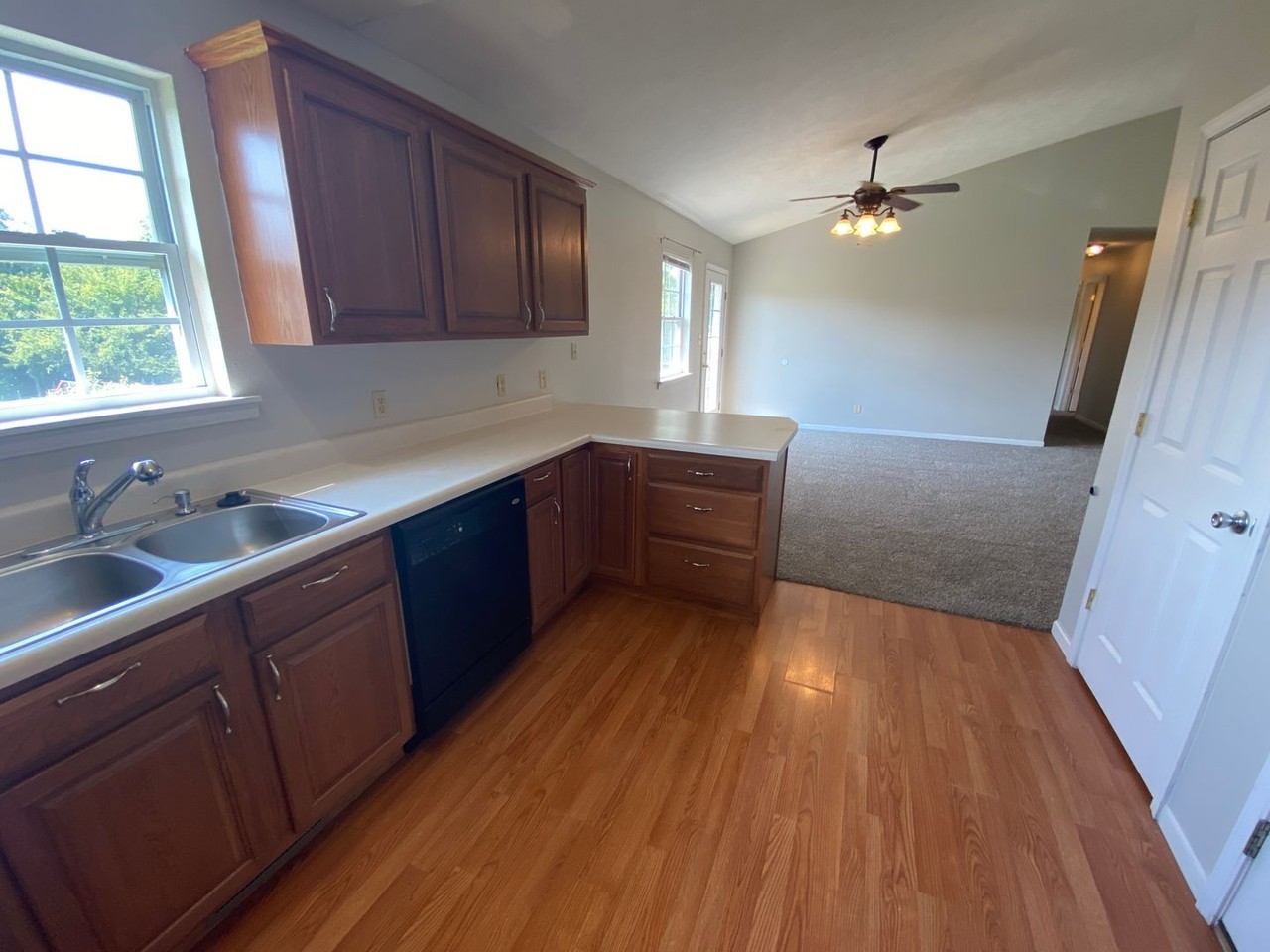 19477 Laveille Rd - Photo 6 of 25