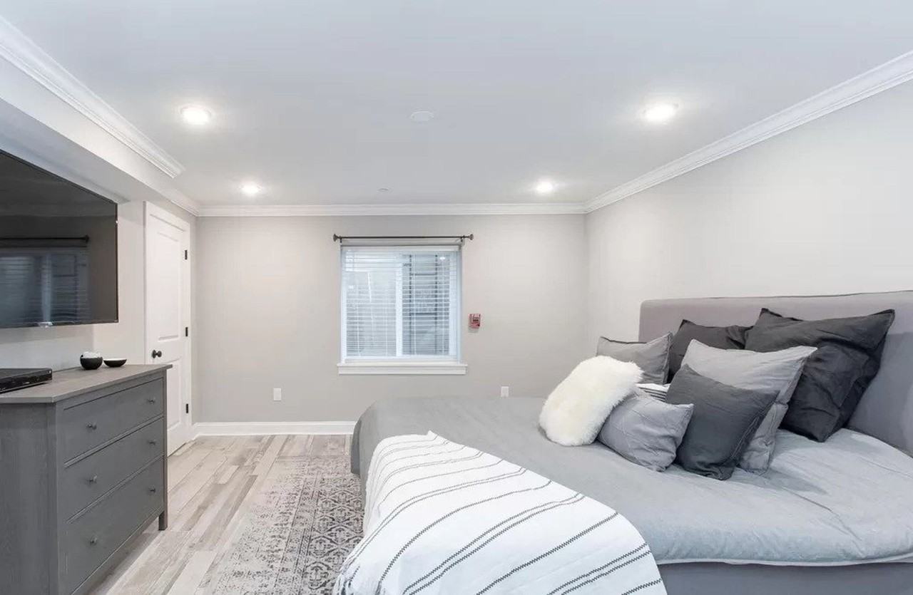 3404 W Commissioner - Photo 2 of 5