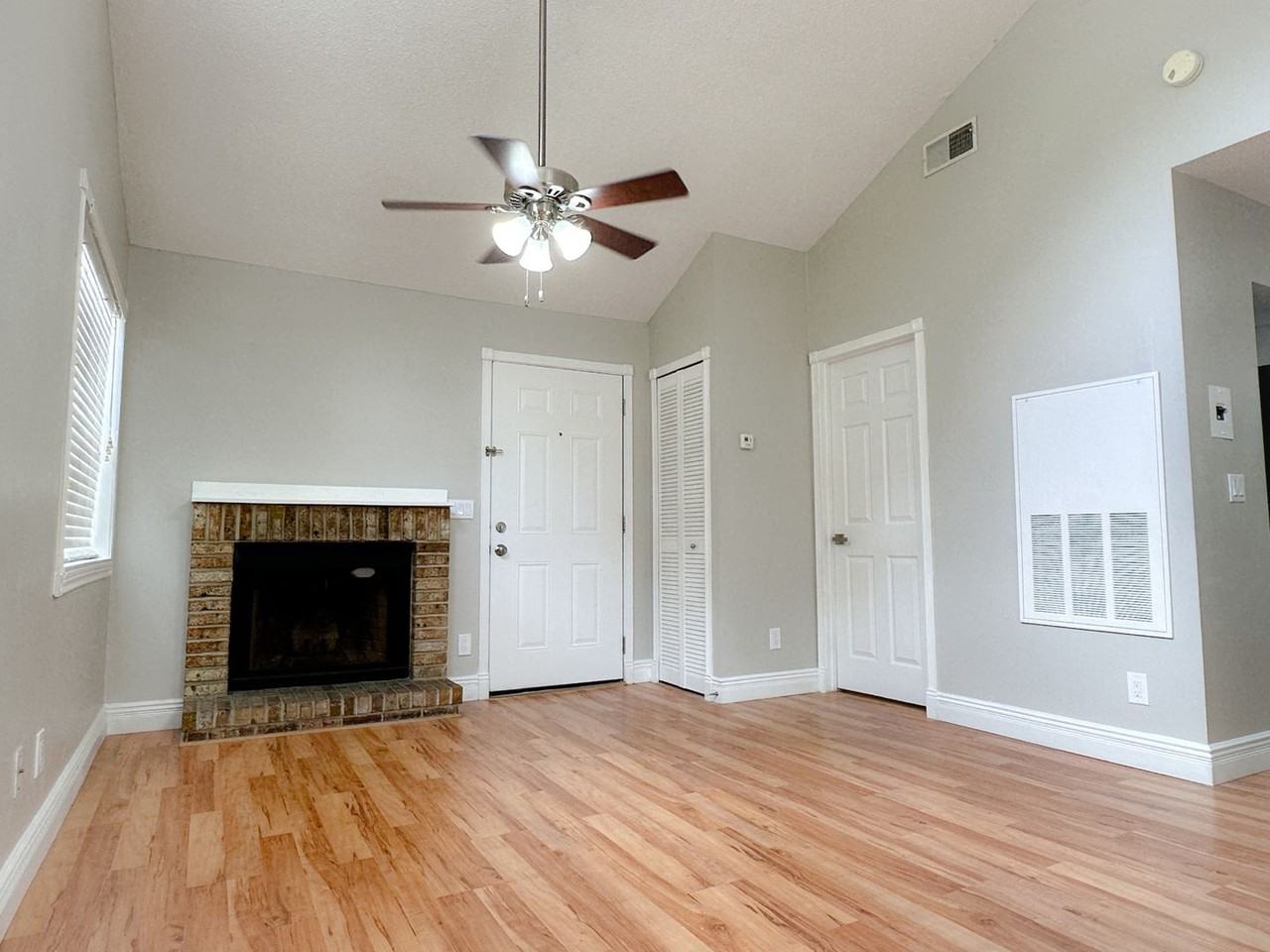 951 Bird Bay Ct #203 - Photo 4 of 11