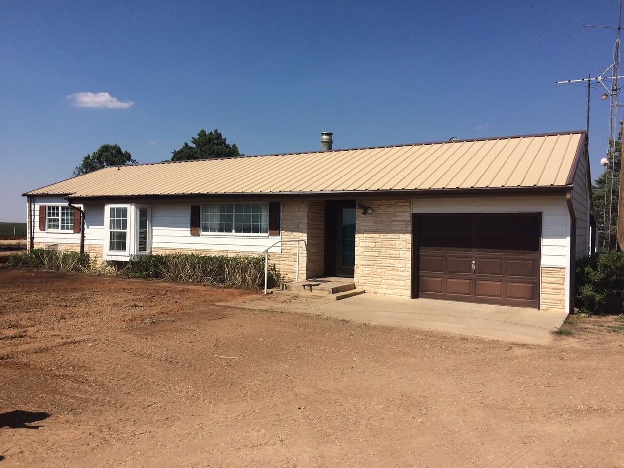 6085 Greyhound Rd - Photo 2 of 14