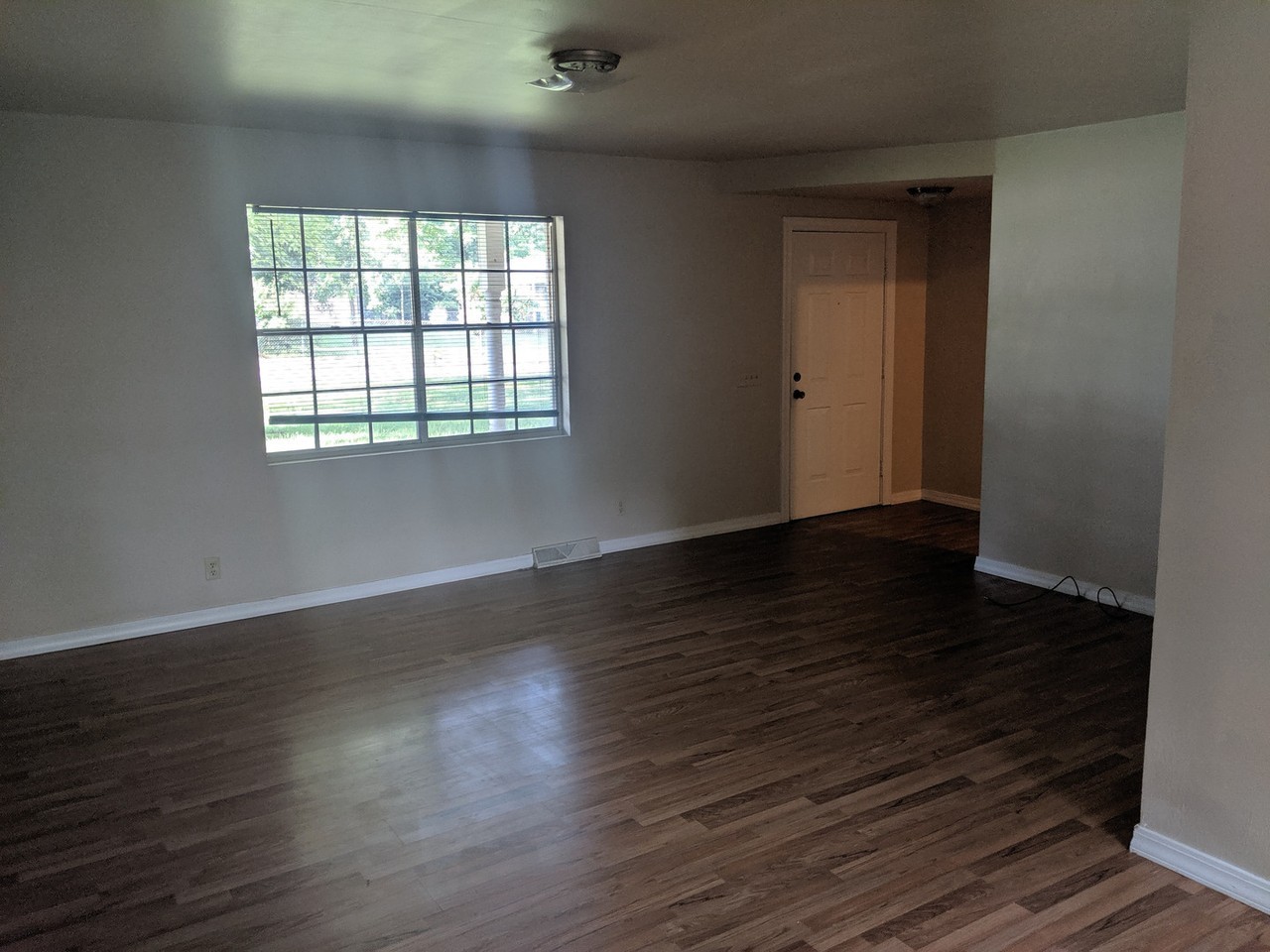 603 E Gum St - Photo 2 of 15