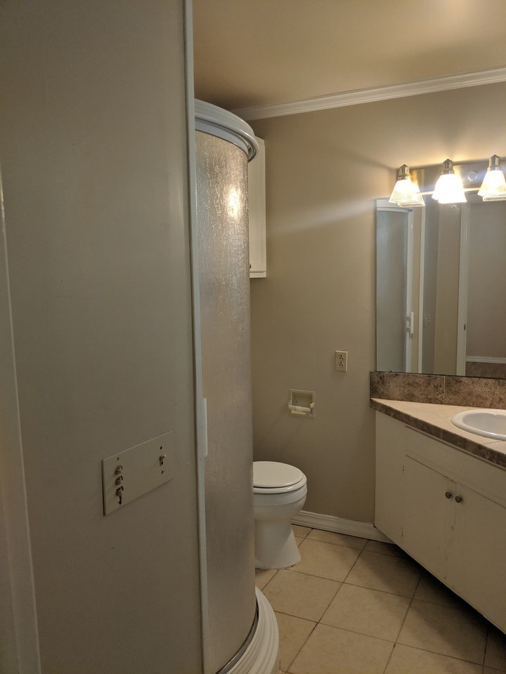 603 E Gum St - Photo 5 of 15