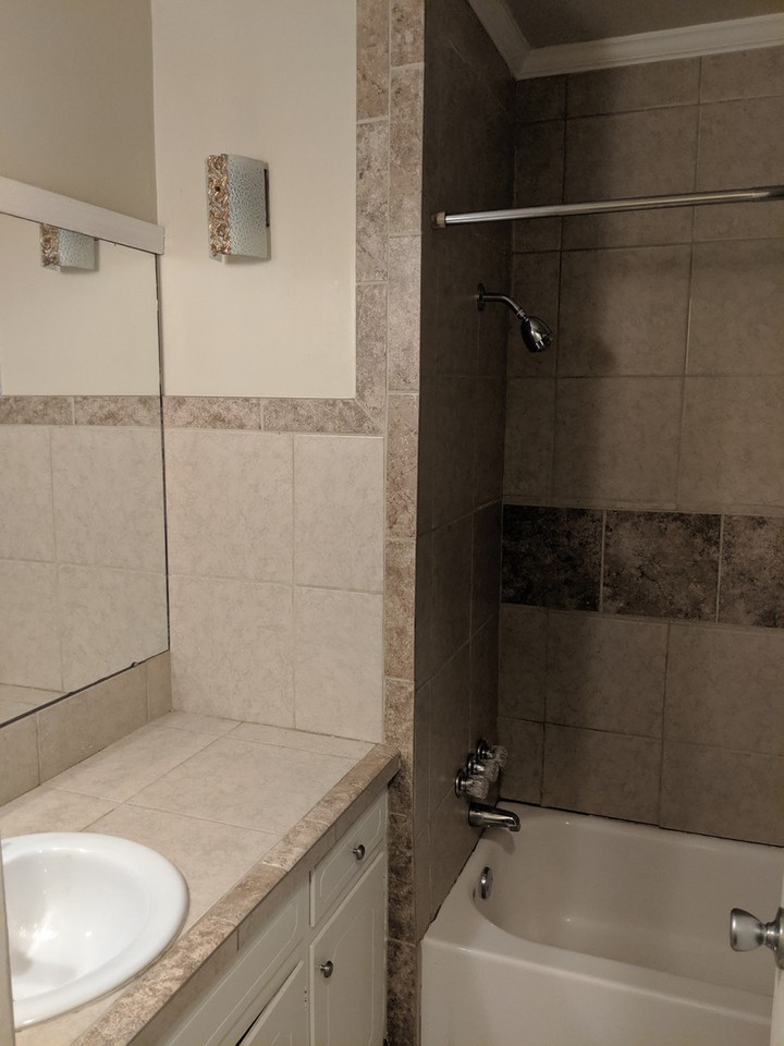 603 E Gum St - Photo 7 of 15