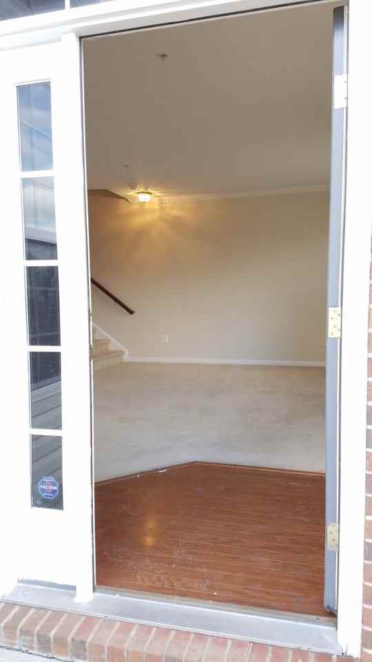 101 Featherstone Pl - Photo 2 of 36