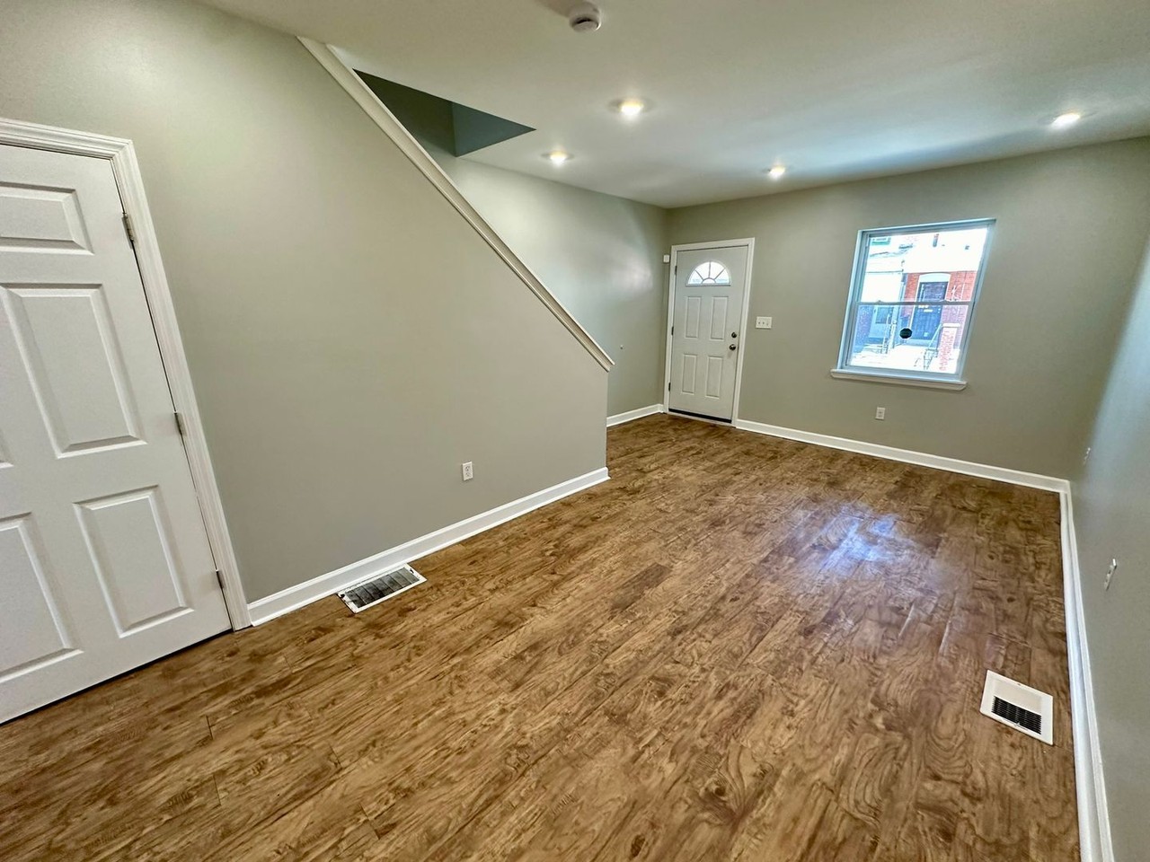 5510 Walton Ave - Photo 2 of 37
