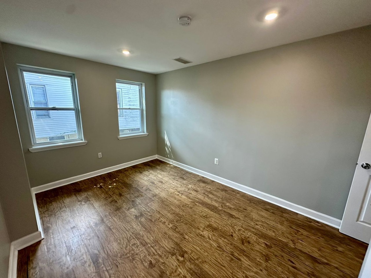 5510 Walton Ave - Photo 6 of 37