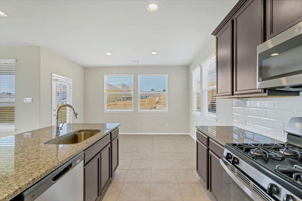 11501 Milano Dr - Photo 3 of 22