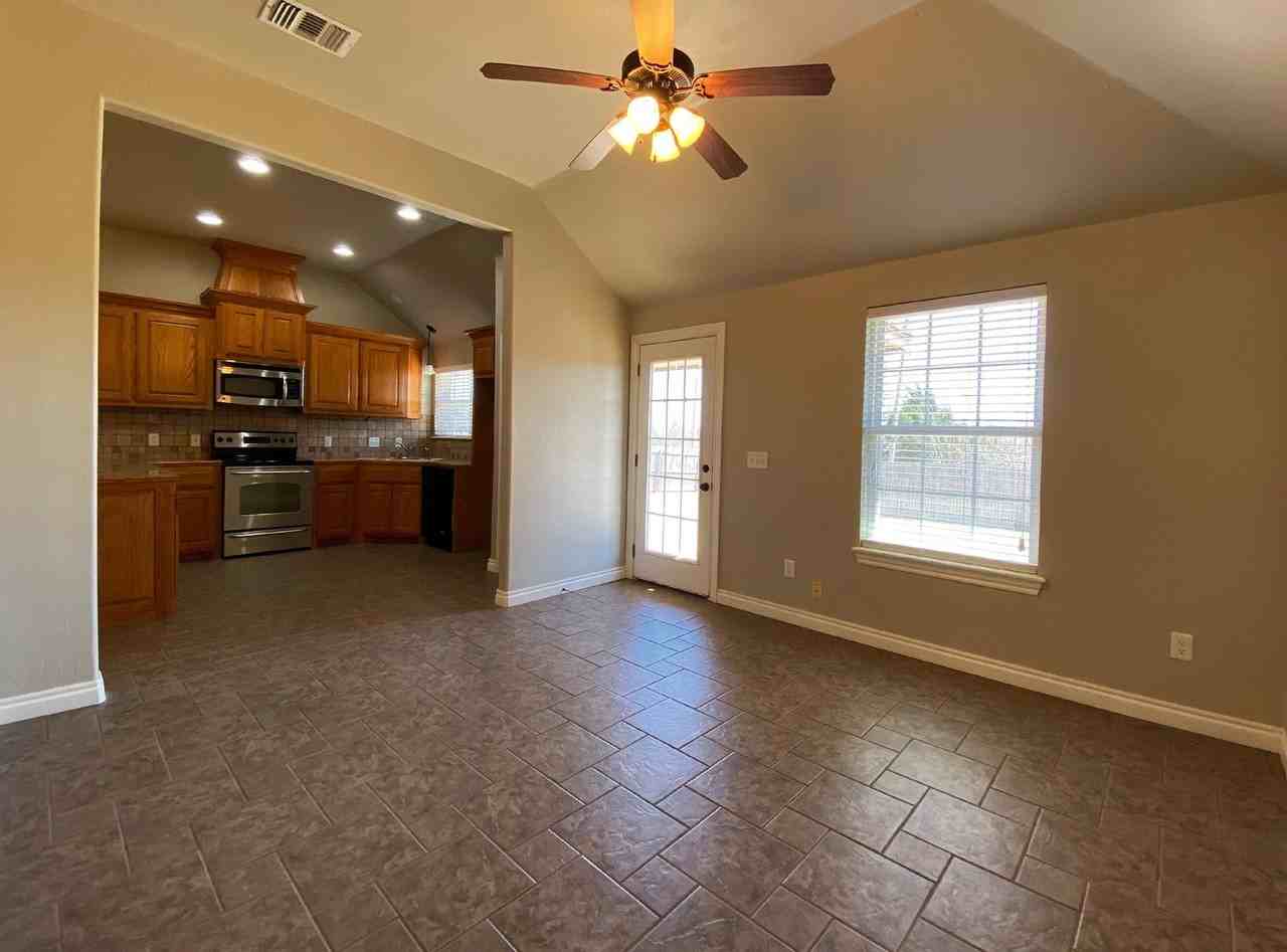3017 Line Dr - Photo 7 of 46