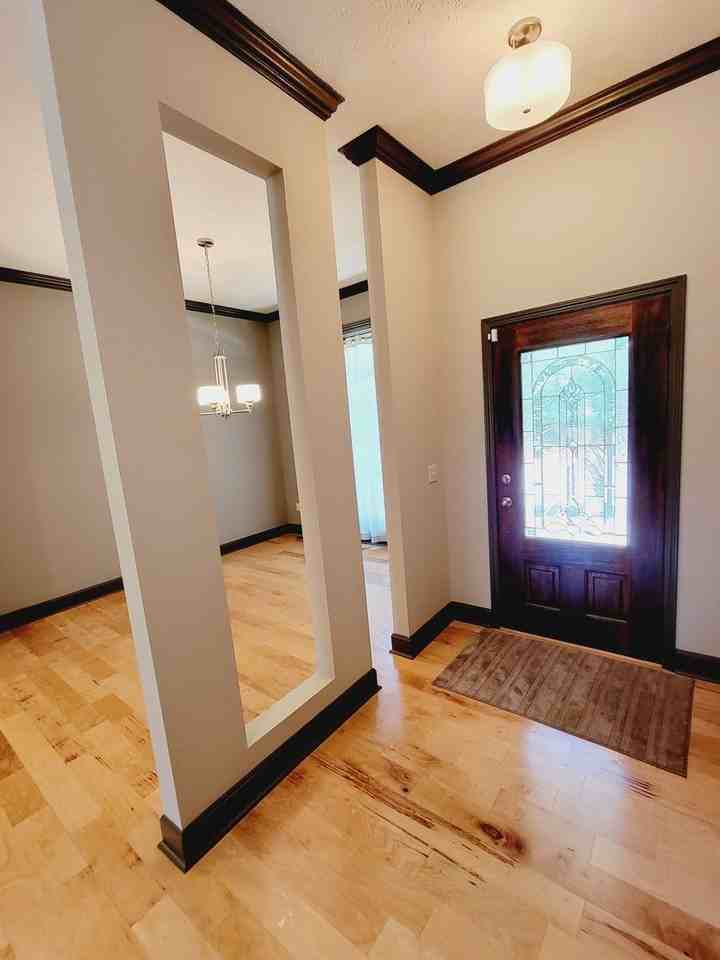 4786 S Holland Ave - Photo 3 of 35