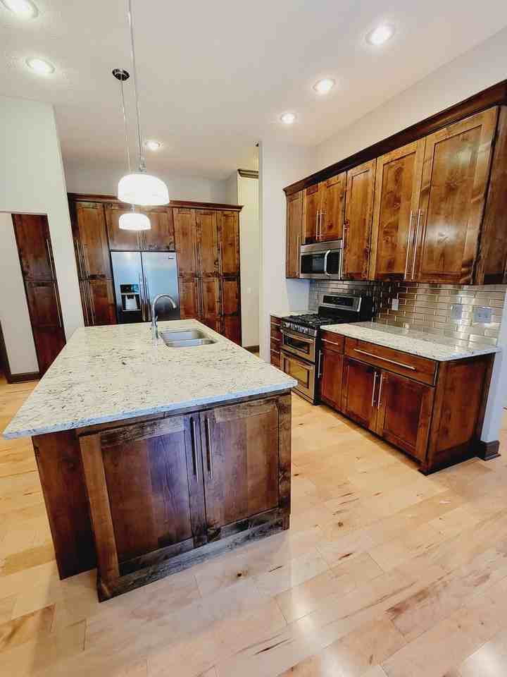 4786 S Holland Ave - Photo 4 of 35