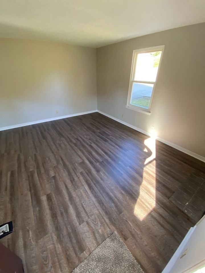 102 Kingsbury Ct Apt A - Photo 2 of 11