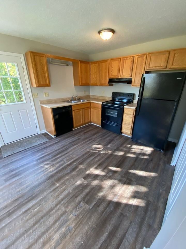 102 Kingsbury Ct Apt A - Photo 4 of 11