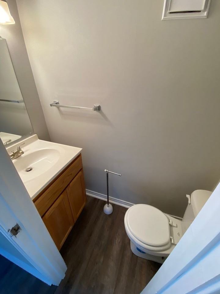 102 Kingsbury Ct Apt A - Photo 7 of 11