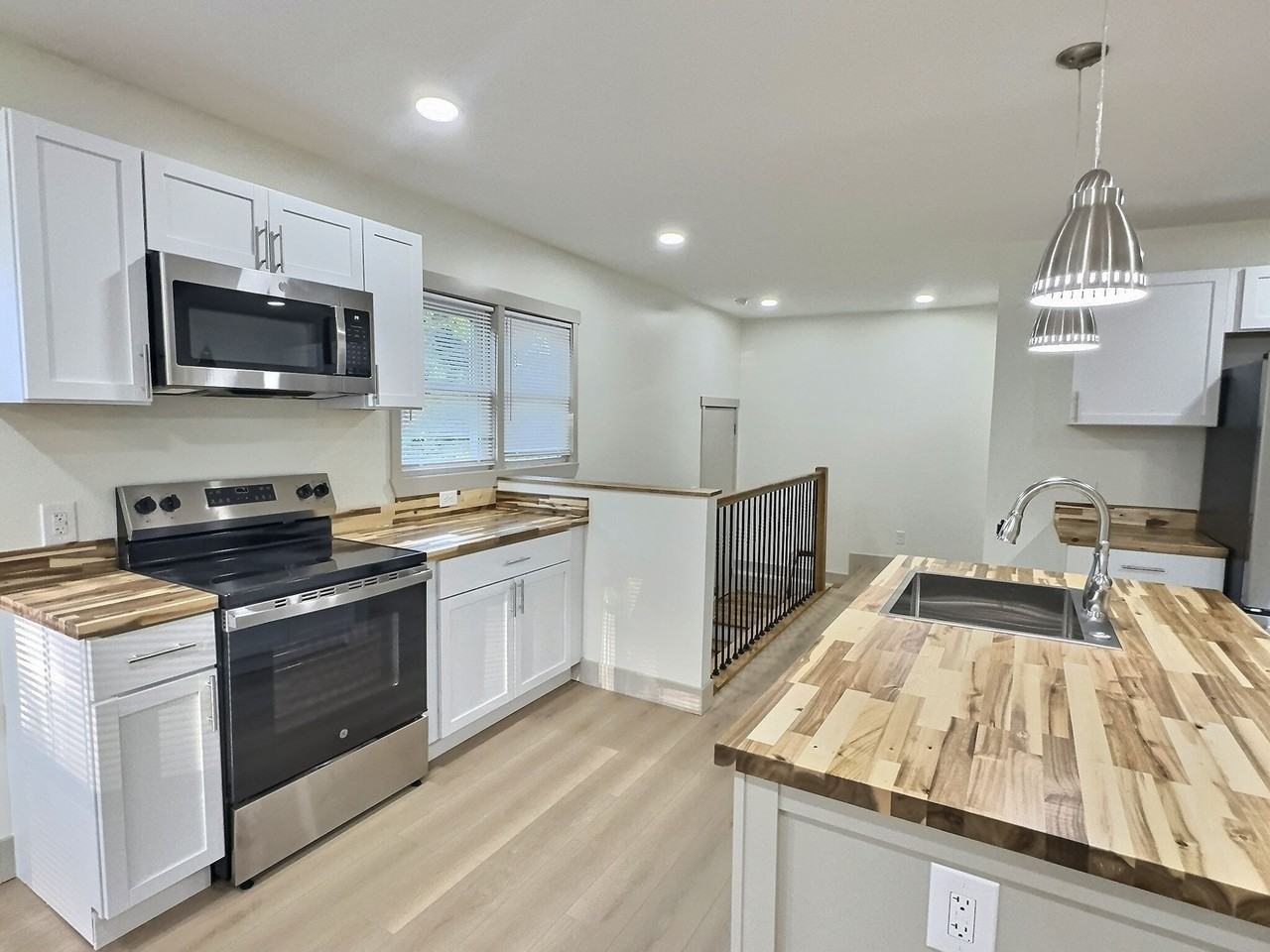 1215 N Washington St - Photo 3 of 32