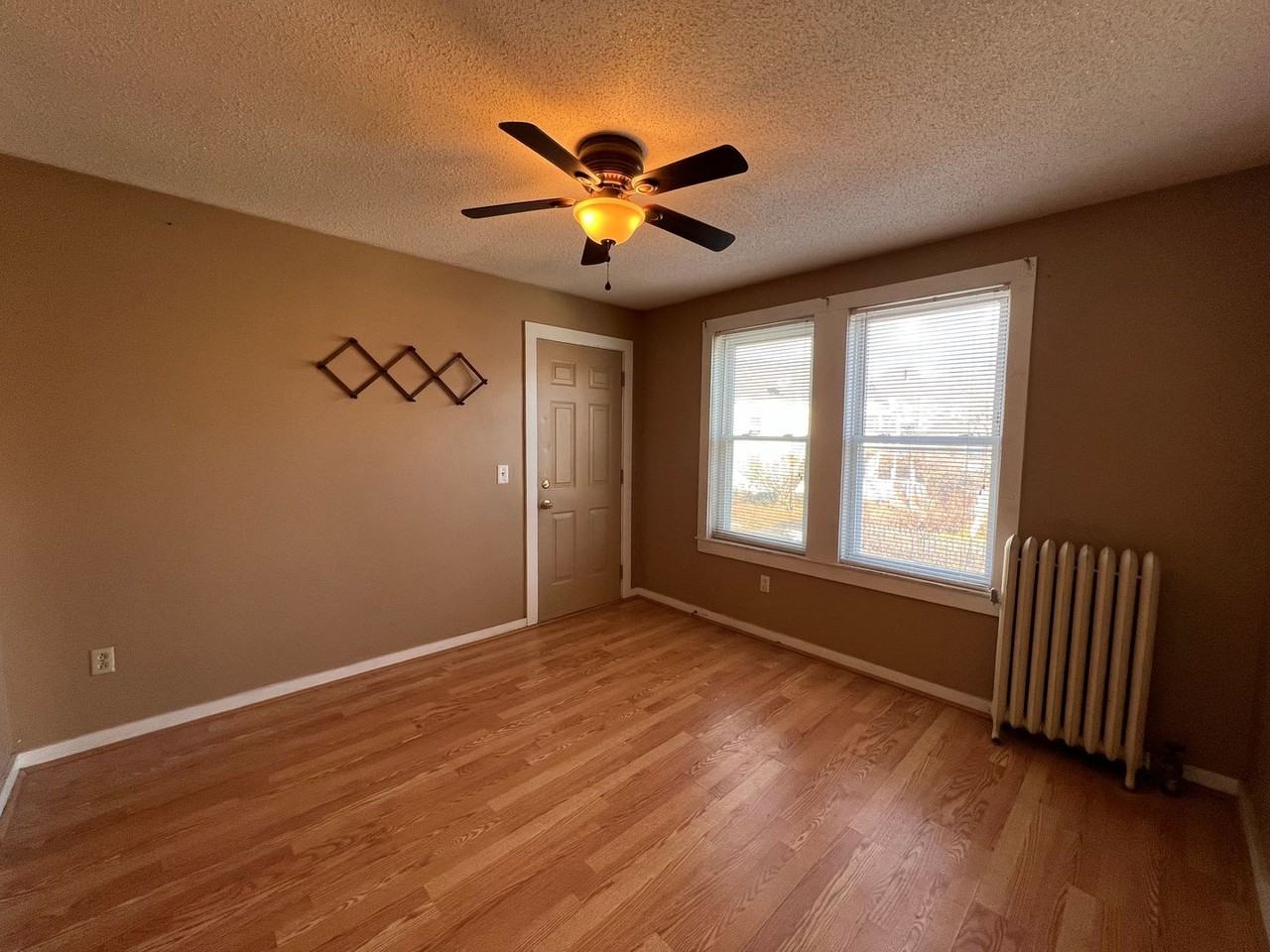 11/15 Richmond Avenue - Photo 2 of 5