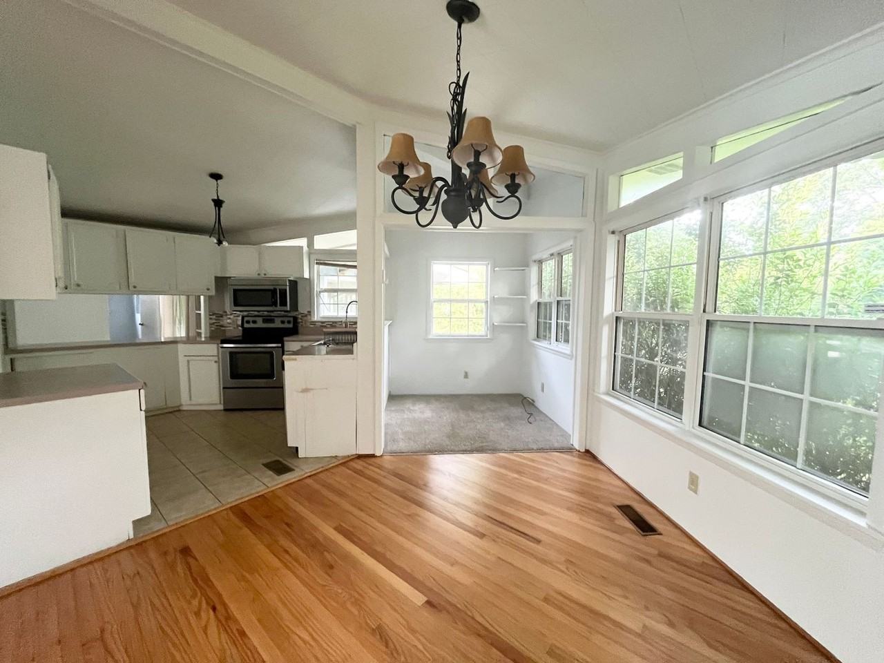 1619 Midgett Dr - Photo 2 of 12