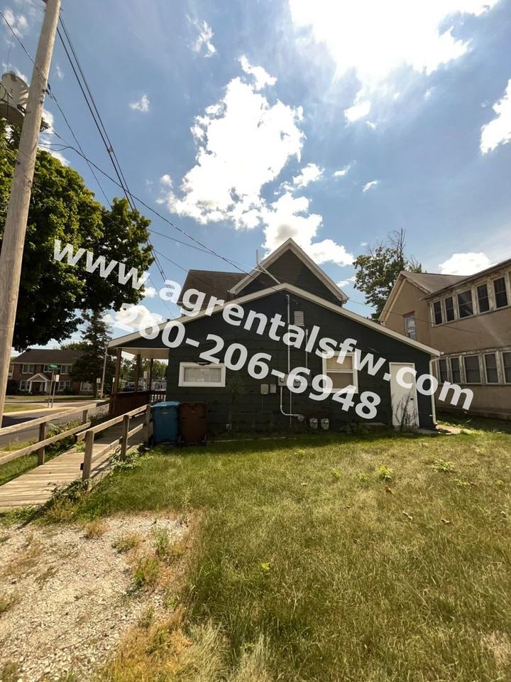 129 E Washington St - Photo 3 of 20