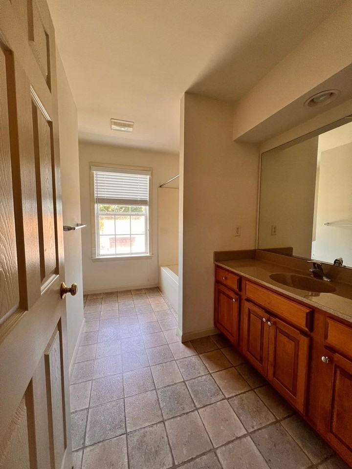 3 Carriage Dr - Photo 5 of 14
