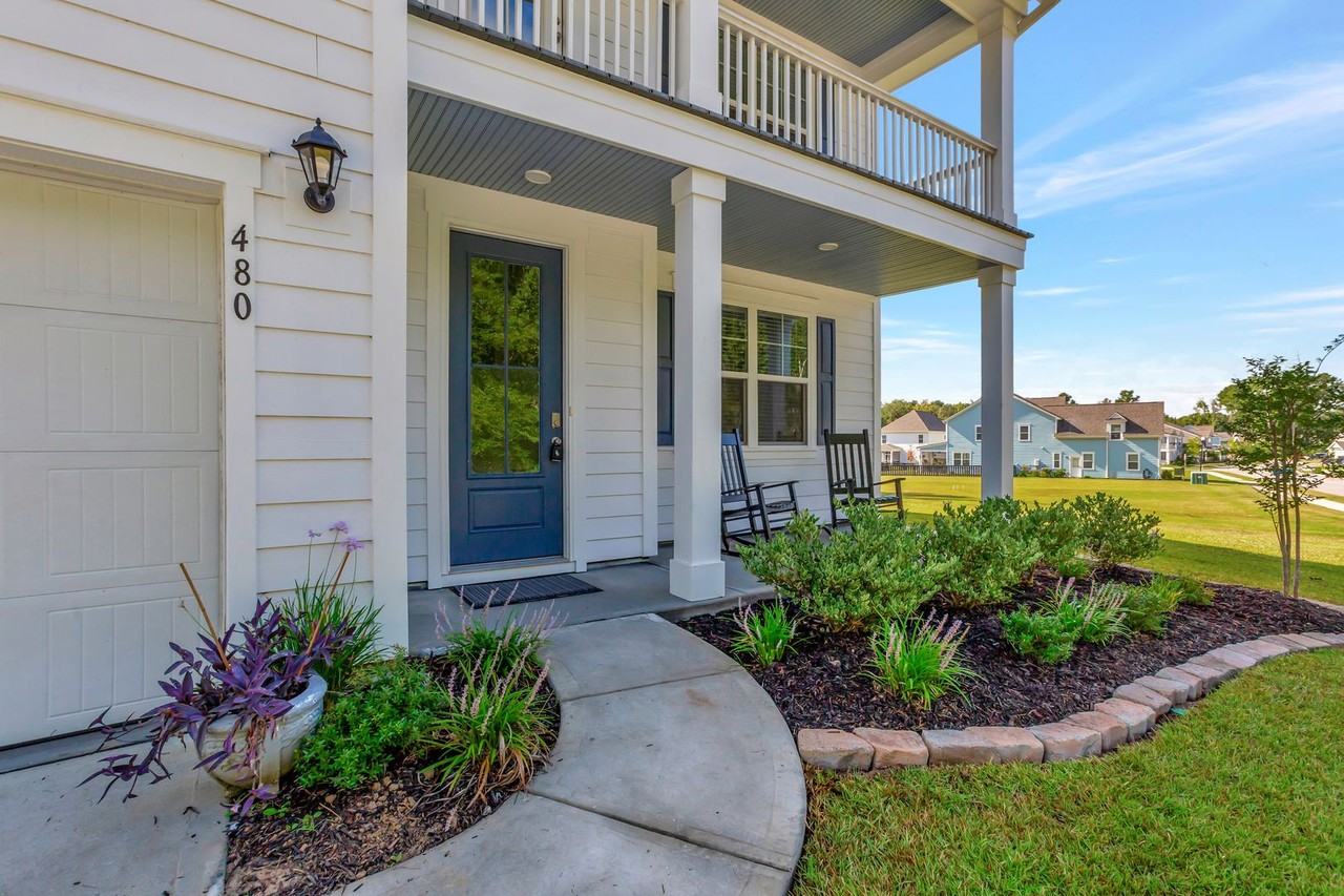 480 Oak View Way - Photo 3 of 38