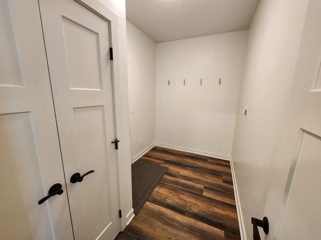 1012 Eagle Vista Ln - Photo 3 of 27