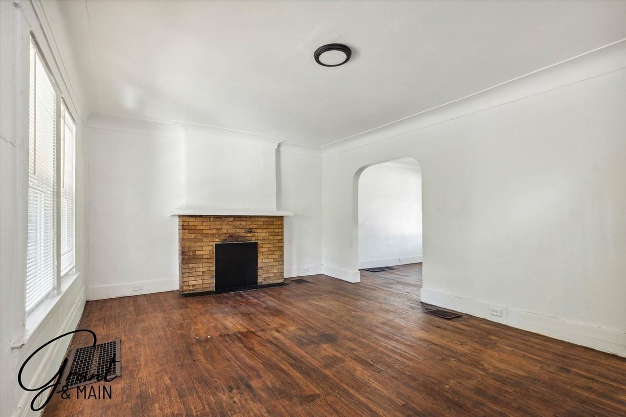 326 Eason St - Photo 3 of 13