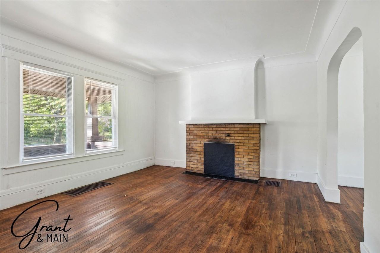 326 Eason St - Photo 5 of 13