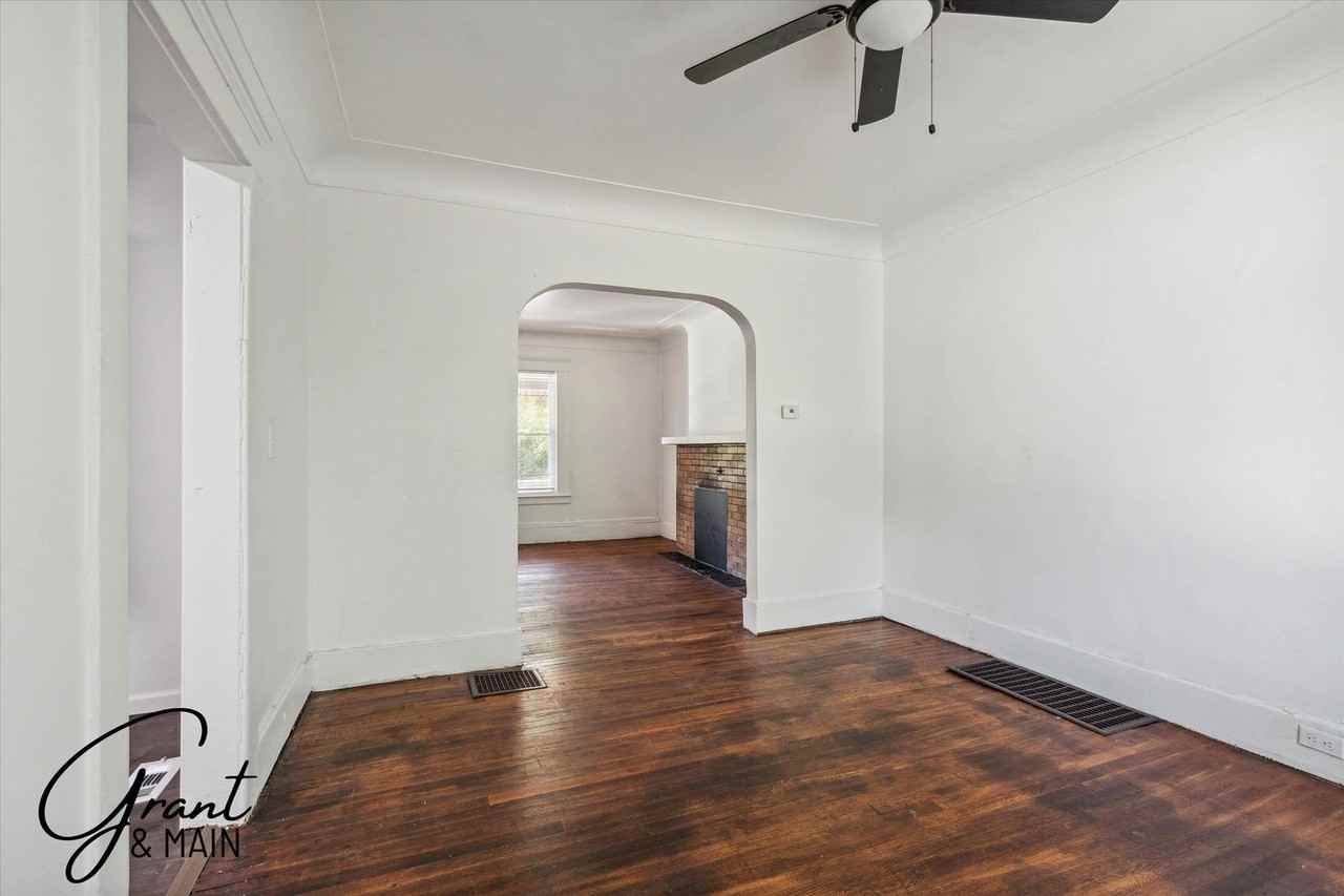 326 Eason St - Photo 7 of 13