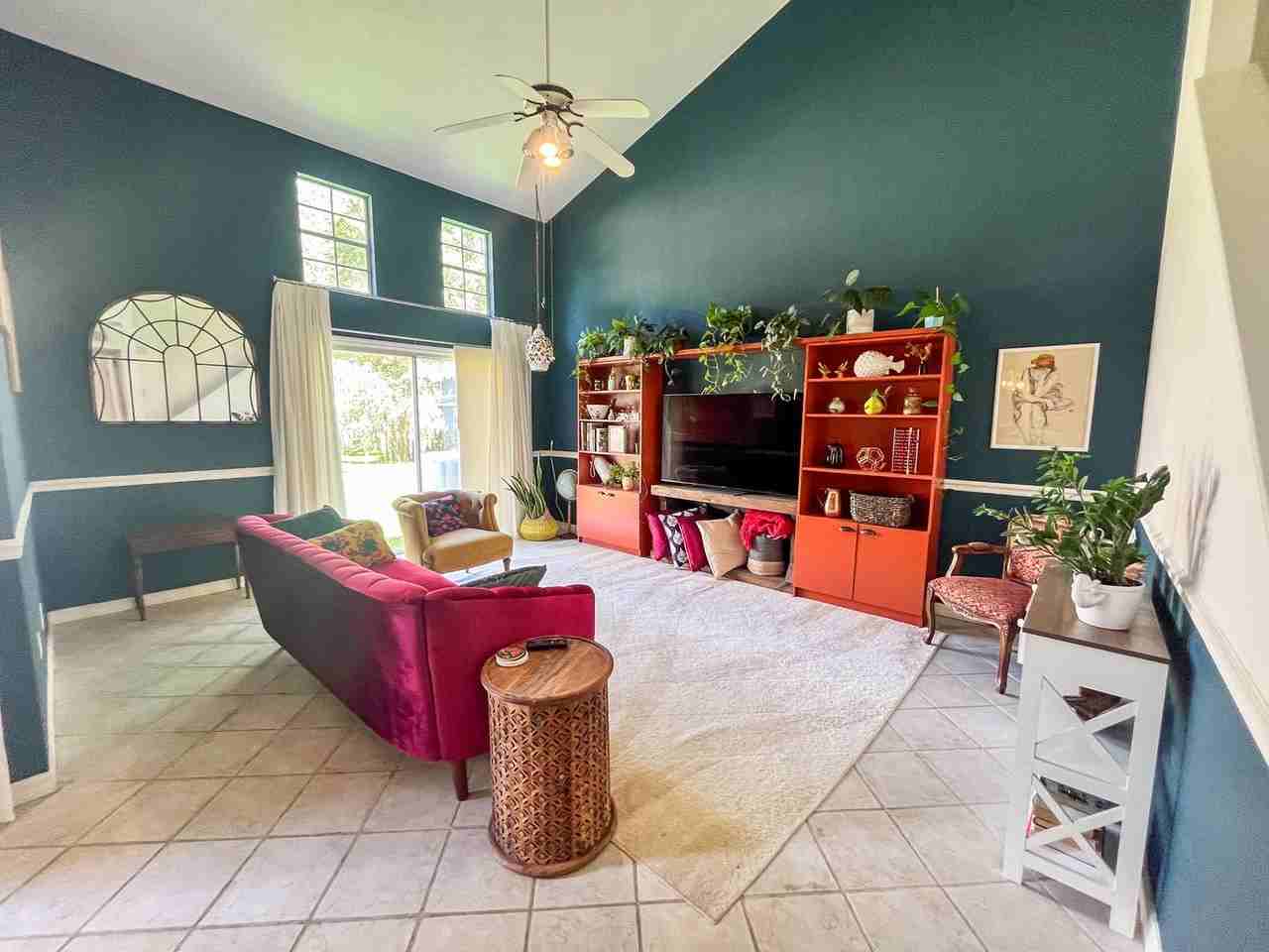 336 Nw 48th Blvd - Photo 2 of 27
