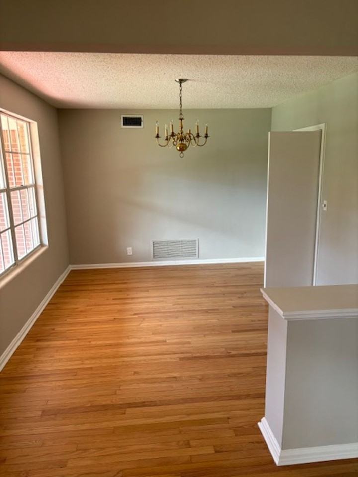 5321 Rollins Ave - Photo 4 of 26