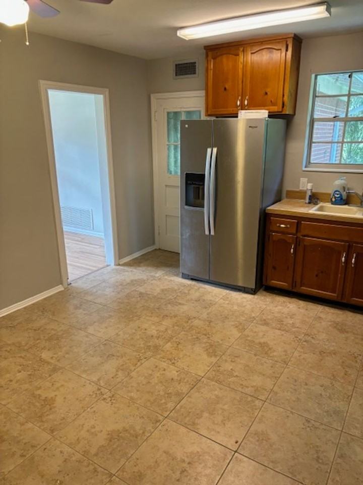 5321 Rollins Ave - Photo 5 of 26