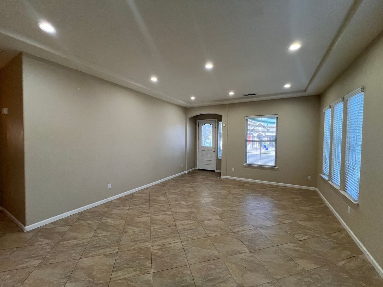 2401 Latour Ct - Photo 7 of 48