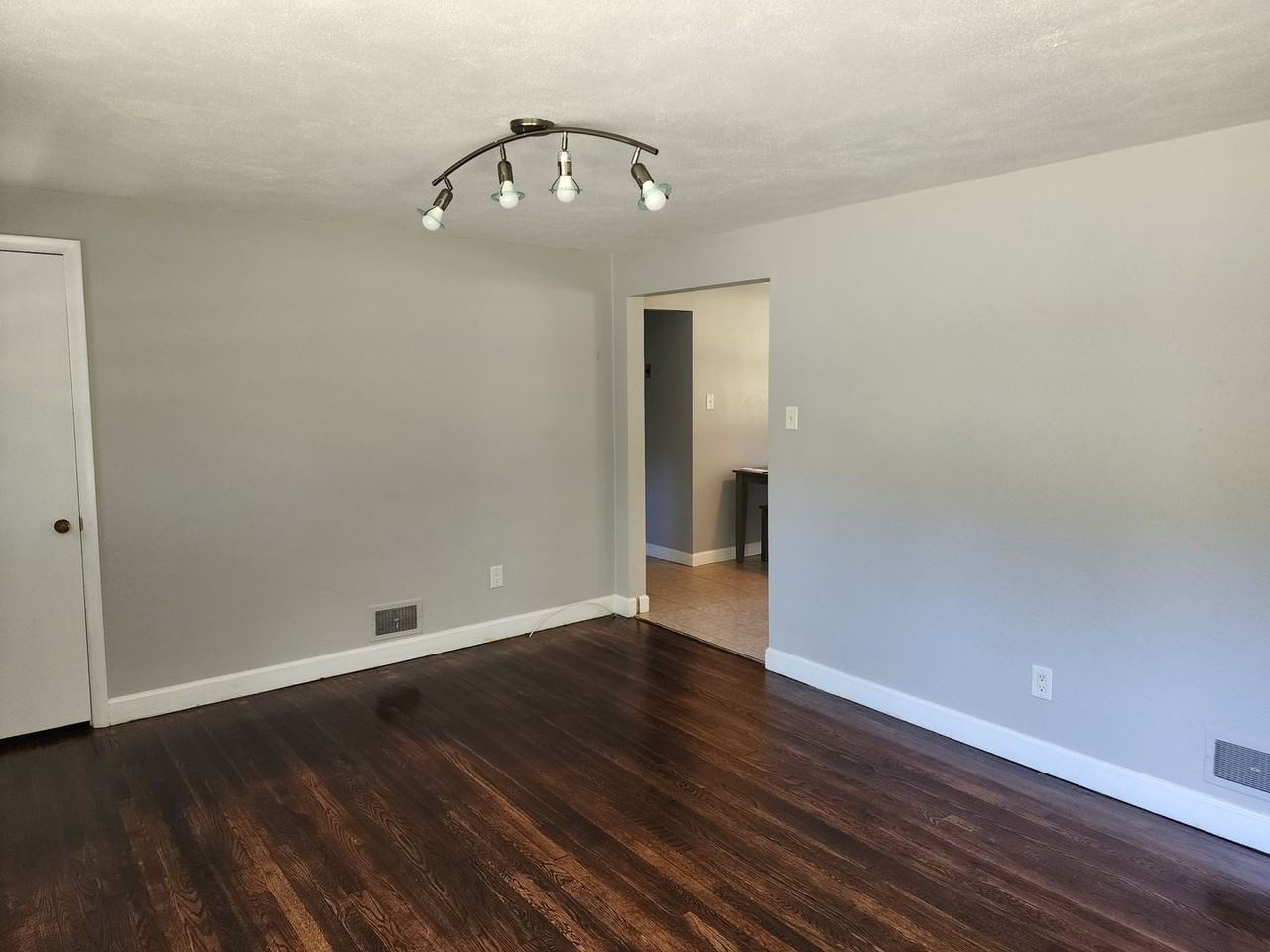 1801 14th St Ne - Photo 2 of 12