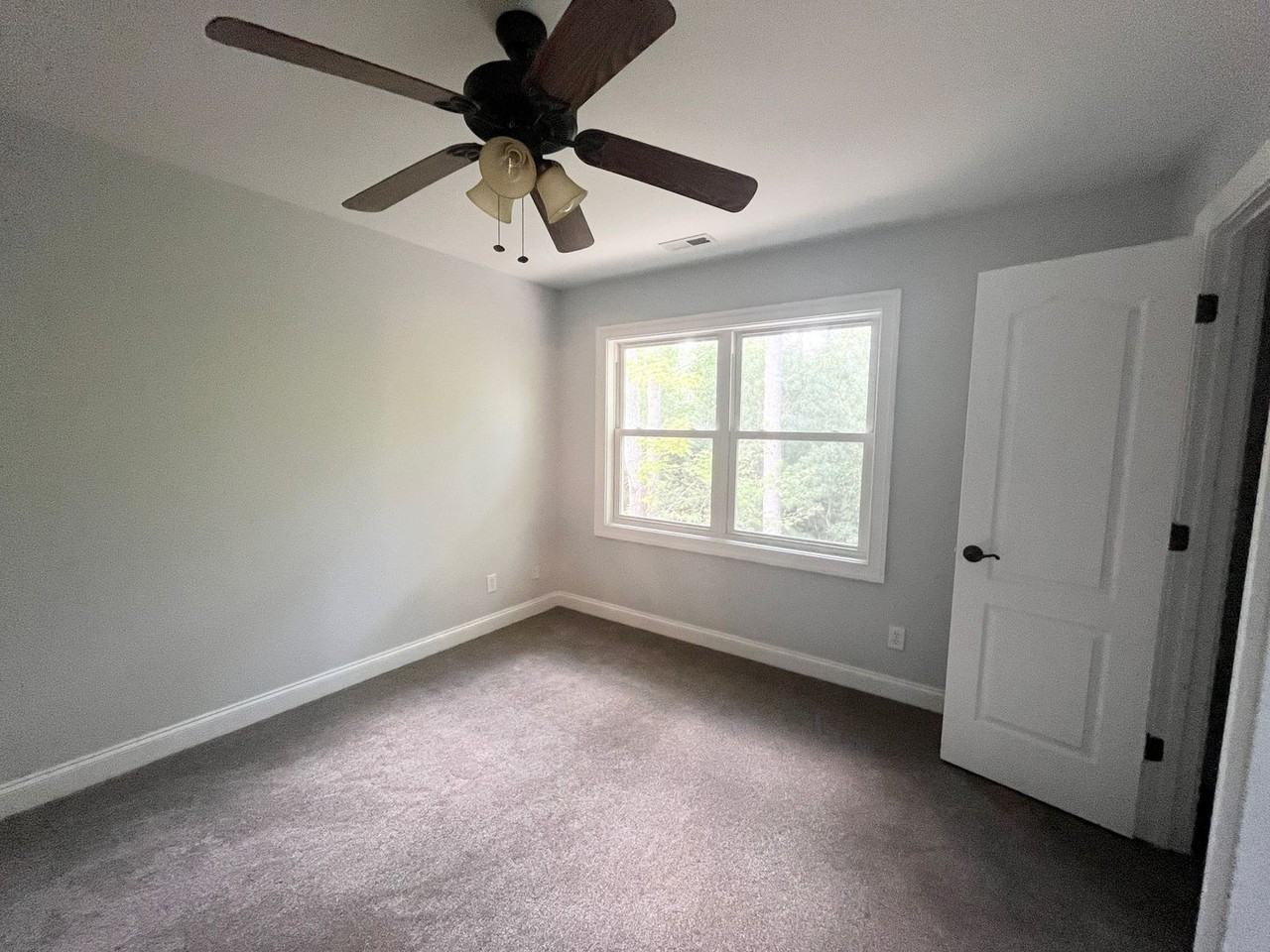 414 Harbor Bay Dr - Photo 3 of 14