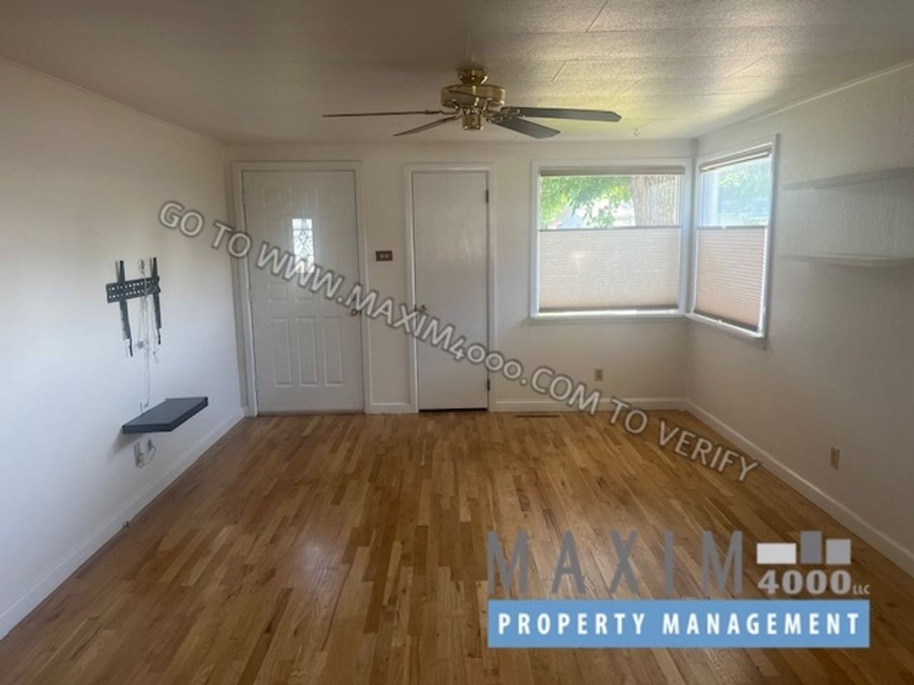 323 North Mulberry Street - Photo 3 of 17