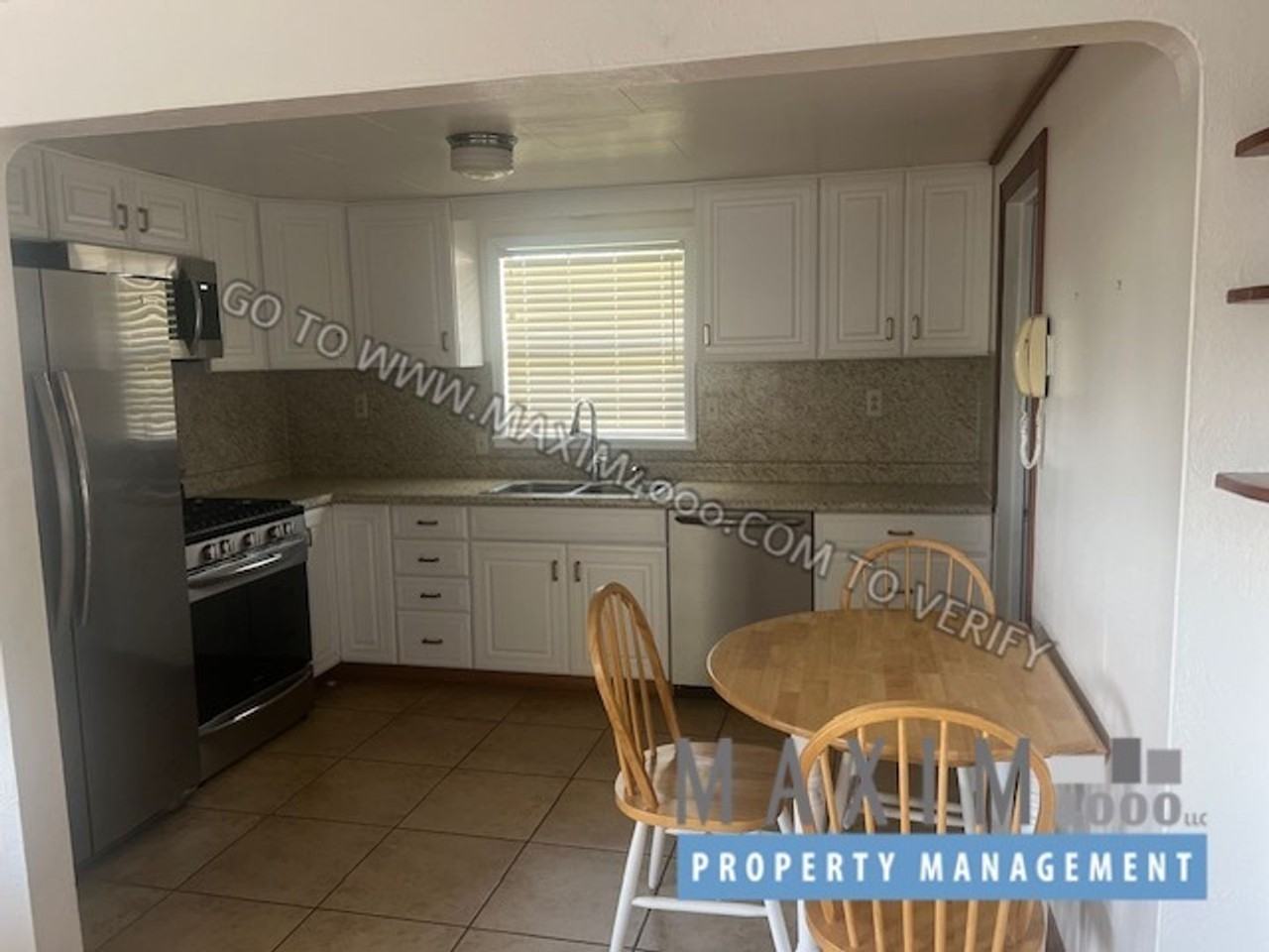 323 North Mulberry Street - Photo 4 of 17