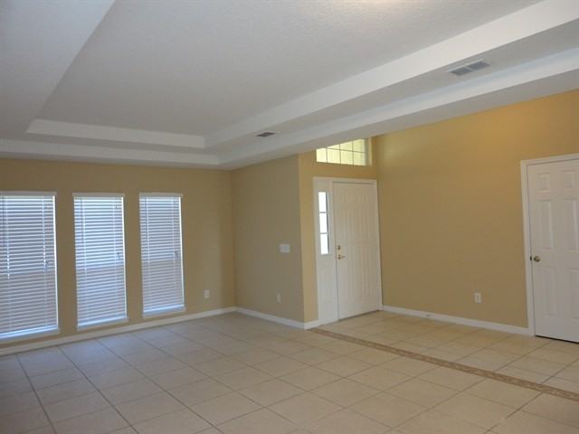 603 Copper Beech Blvd - Photo 3 of 17