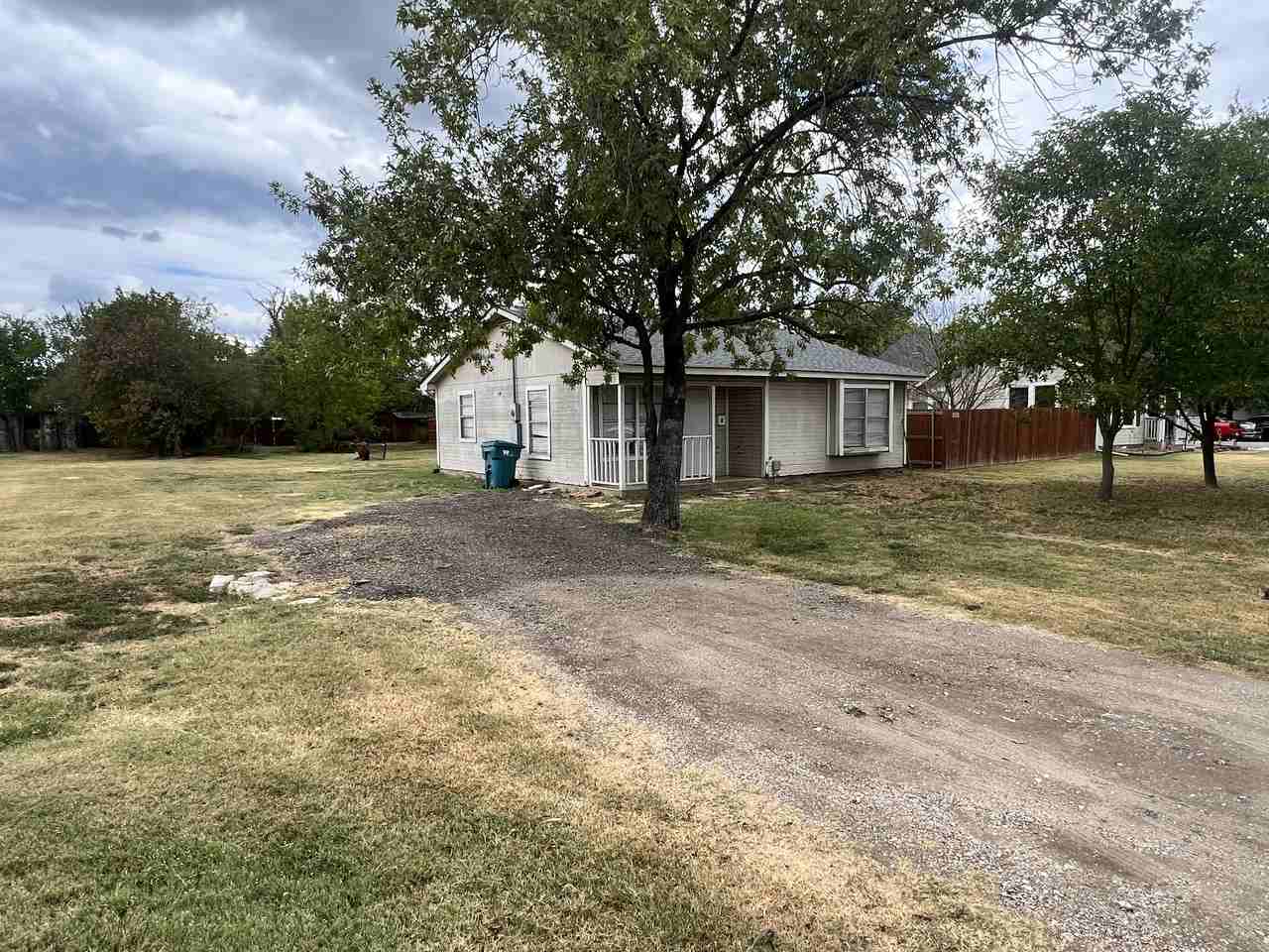 307 E 8th St #NA - Photo 2 of 17