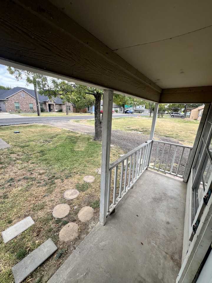 307 E 8th St #NA - Photo 3 of 17