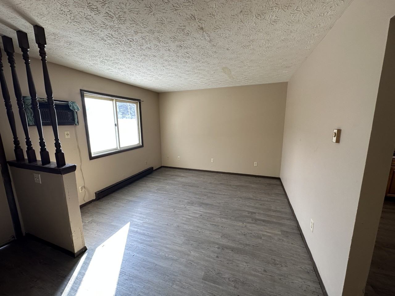 1407 Spring Ave Ne #B - Photo 3 of 10