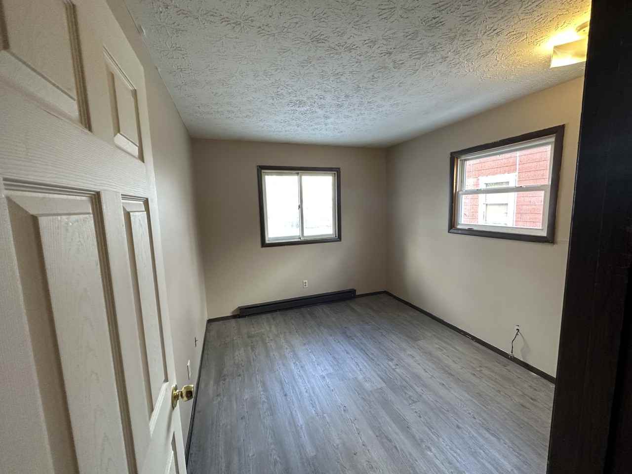 1407 Spring Ave Ne #B - Photo 5 of 10