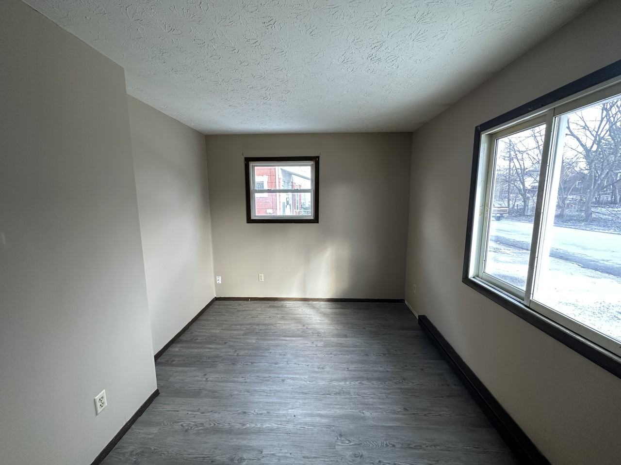 1407 Spring Ave Ne #B - Photo 6 of 10