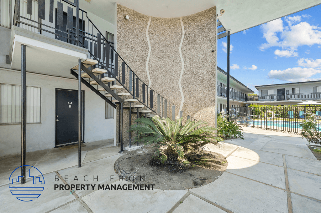 10429 La Reina Ave. - Photo 7 of 25